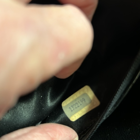 Vintage Chanel Black Quilted Patent leather Round top CC Flap Bag 1215c45 - Picture 13 of 16